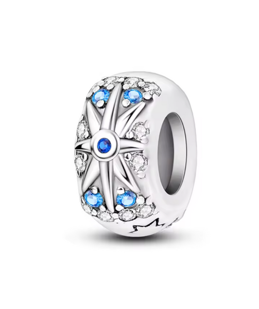 Charm Anhänger "Himmelsstern mit blauen Kristallen" aus 925er Sterlingsilber – Funkelnde Sternenpracht im Galaxie-Design
