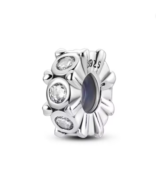 Charm Anhänger „Strahlende Sonne“ aus 925er Sterlingsilber – Funkelnde Zirkonia im Sonnenstrahl-Design