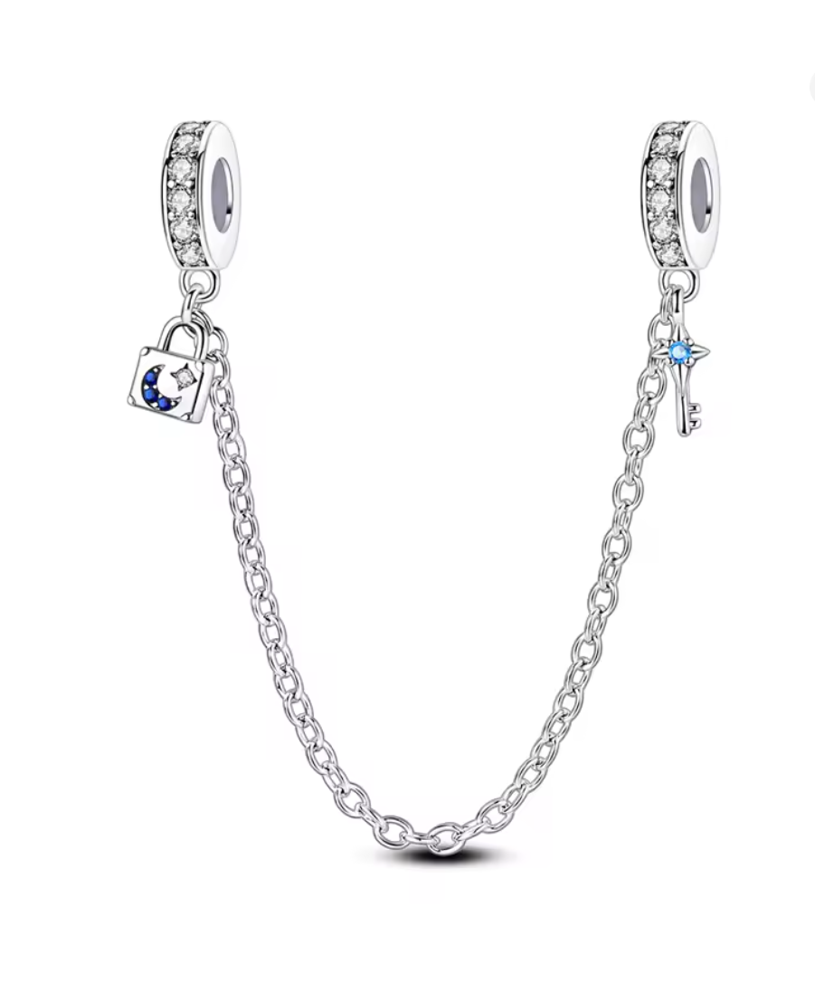 Sicherheitskette „Mond & Schlüssel“ – 925er Sterlingsilber Charm mit Zirkonia und Symbolanhängern